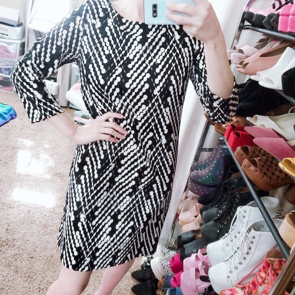 The Limited B&W 3/4 Sleeve Shift Dress